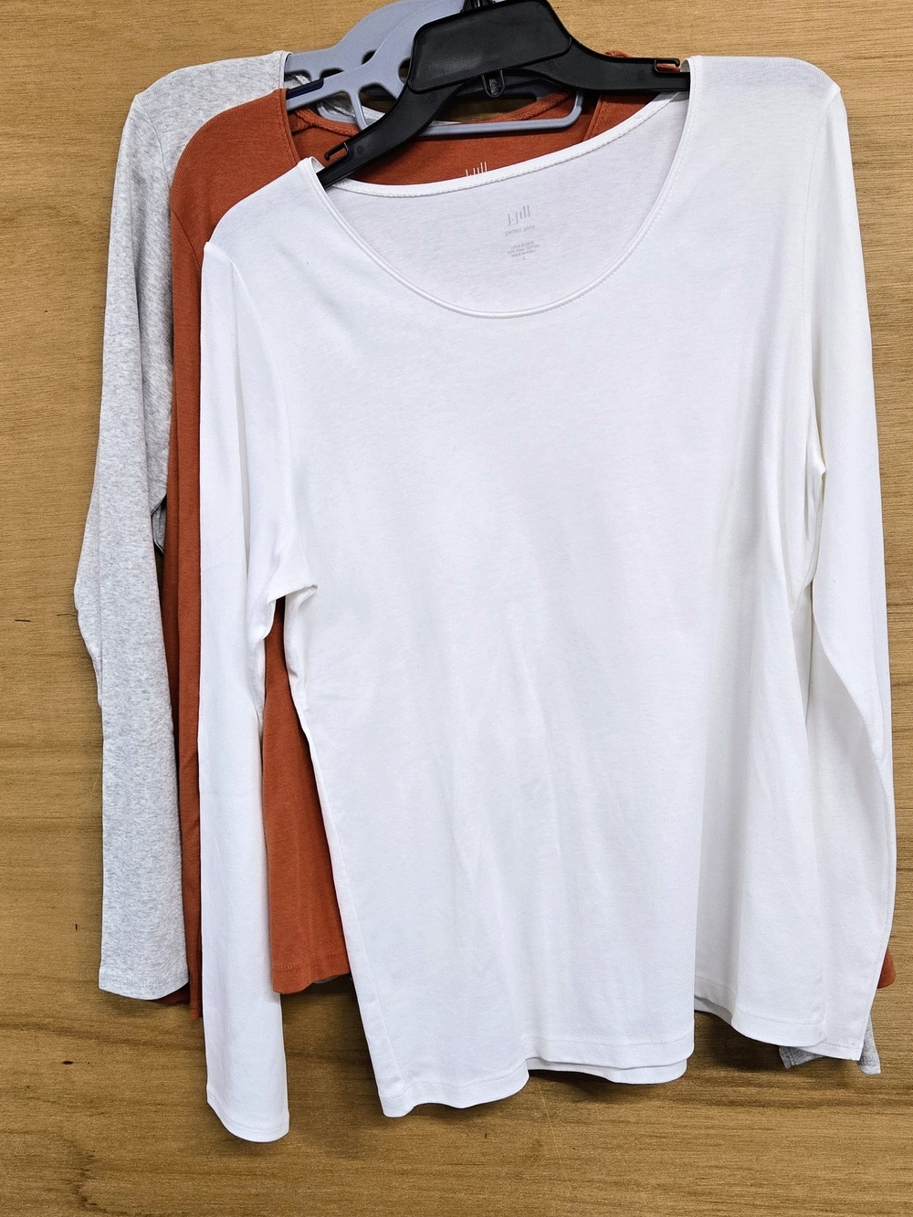 (3) J. Jill White Long-Sleeve Scoop Neck Top